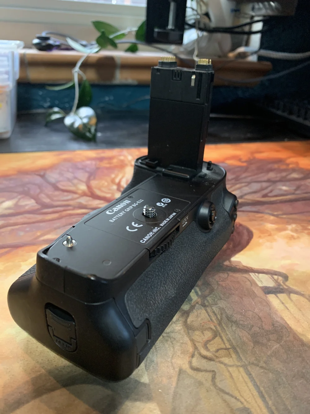 Canon BG-E11 Battery Grip for EOS 5D Mark III, 5DS, & 5DS R Battery Extender